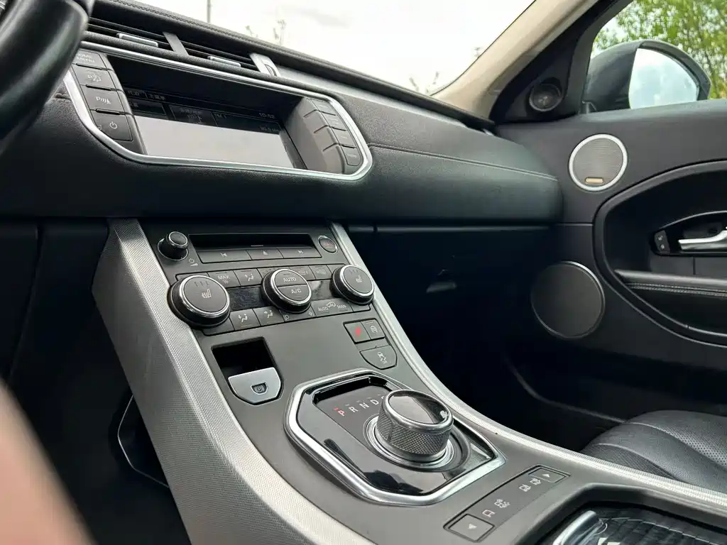 Land Rover Evoque 2015 — фото 9