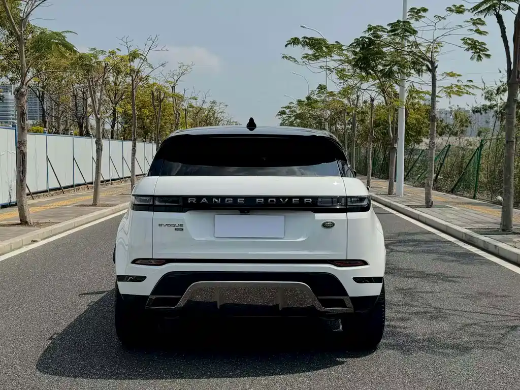 Land Rover Range Rover Evoque 2023 — фото 8