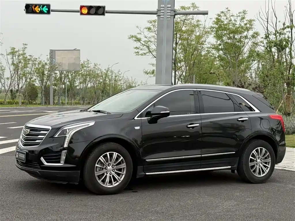 Cadillac XT5 2018 — фото 2