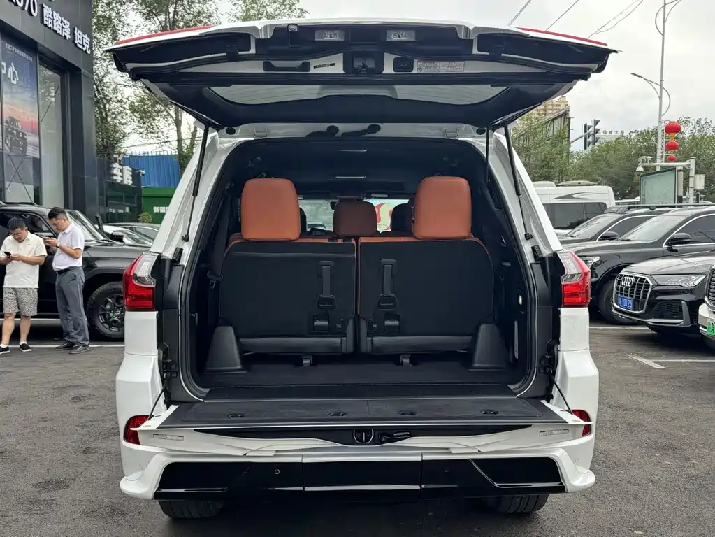 Lexus LX 2020 — фото 17