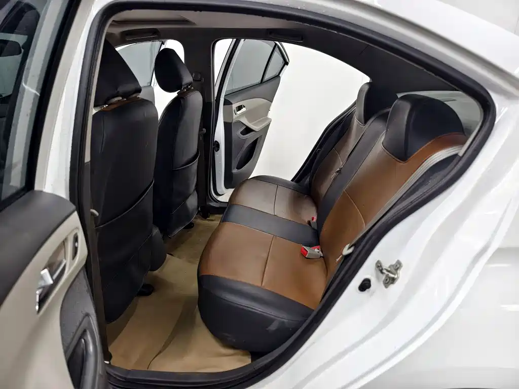 Chevrolet Sail 2015 — фото 13