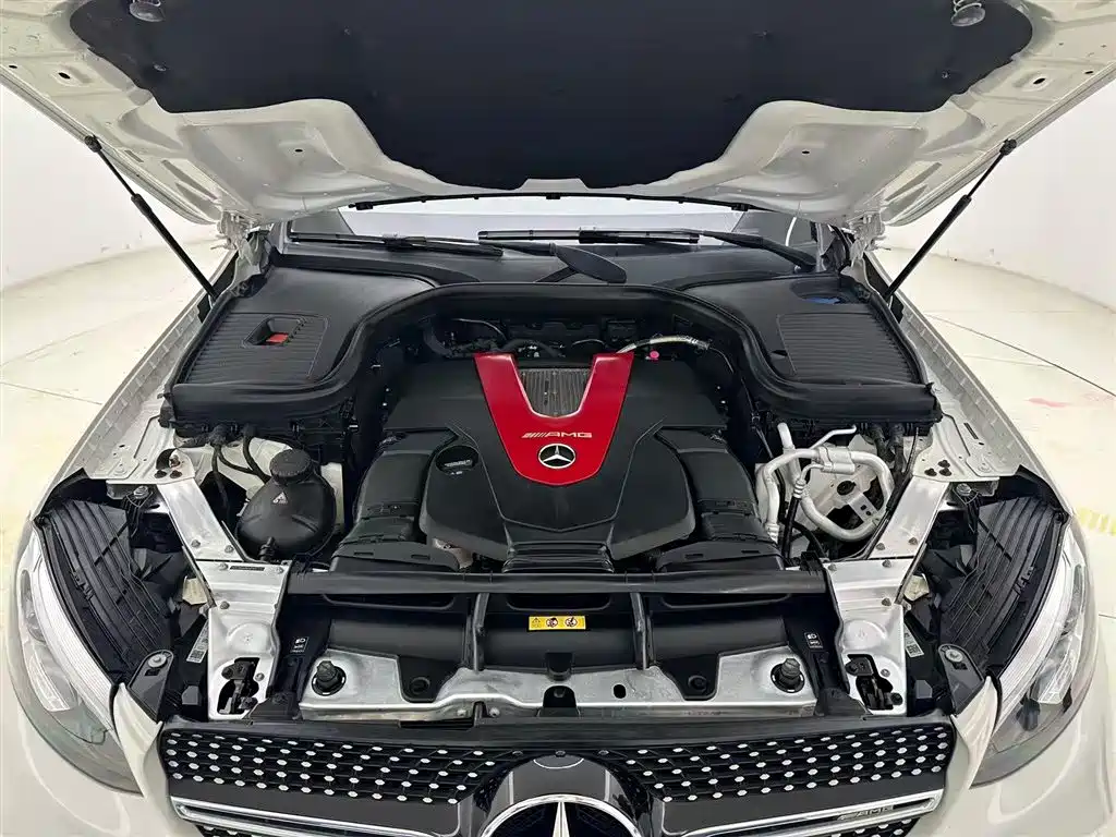 Mercedes-Benz GLC AMG 2018 — фото 9