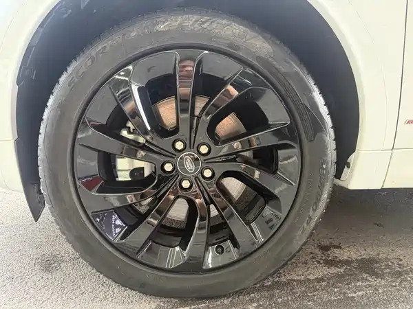 Land Rover Discovery Sport 2021