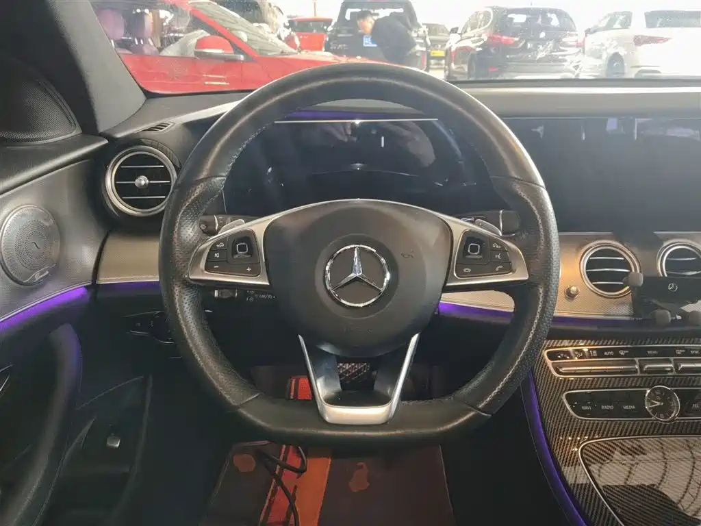 Mercedes-Benz E-Class 2018 — фото 11