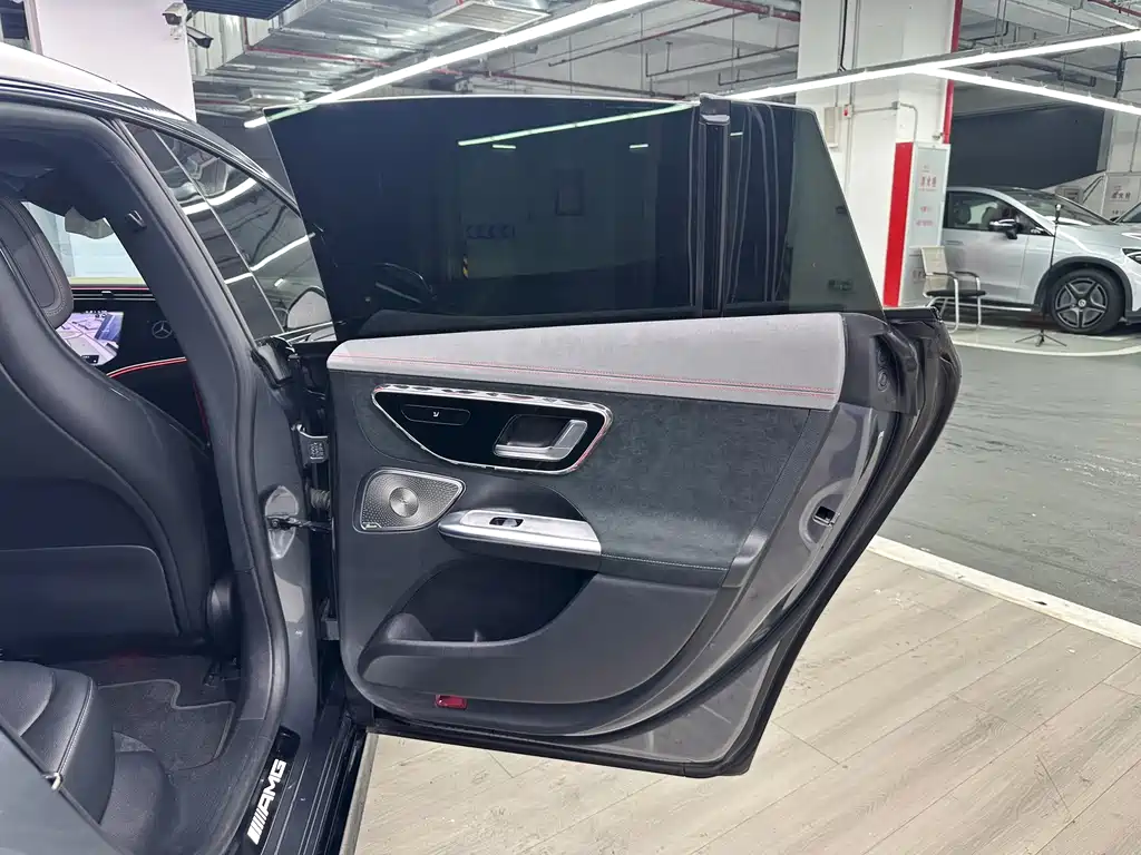 Mercedes-Benz EQE AMG 2023 — фото 10