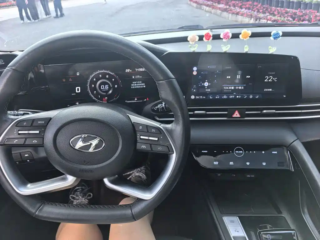 Hyundai Elantra 2022