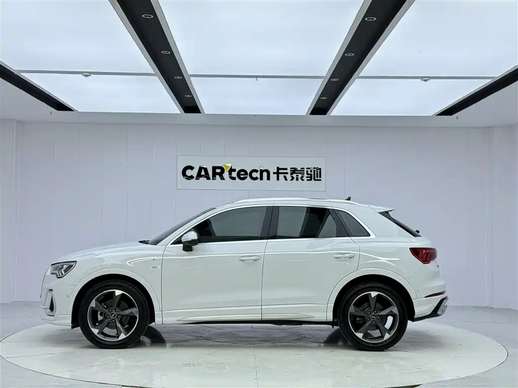 Audi Q3 2023 — фото 8