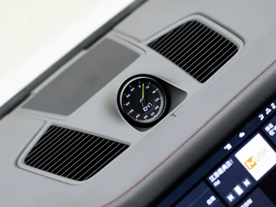 Porsche Cayenne New Energy 2020 — фото 20