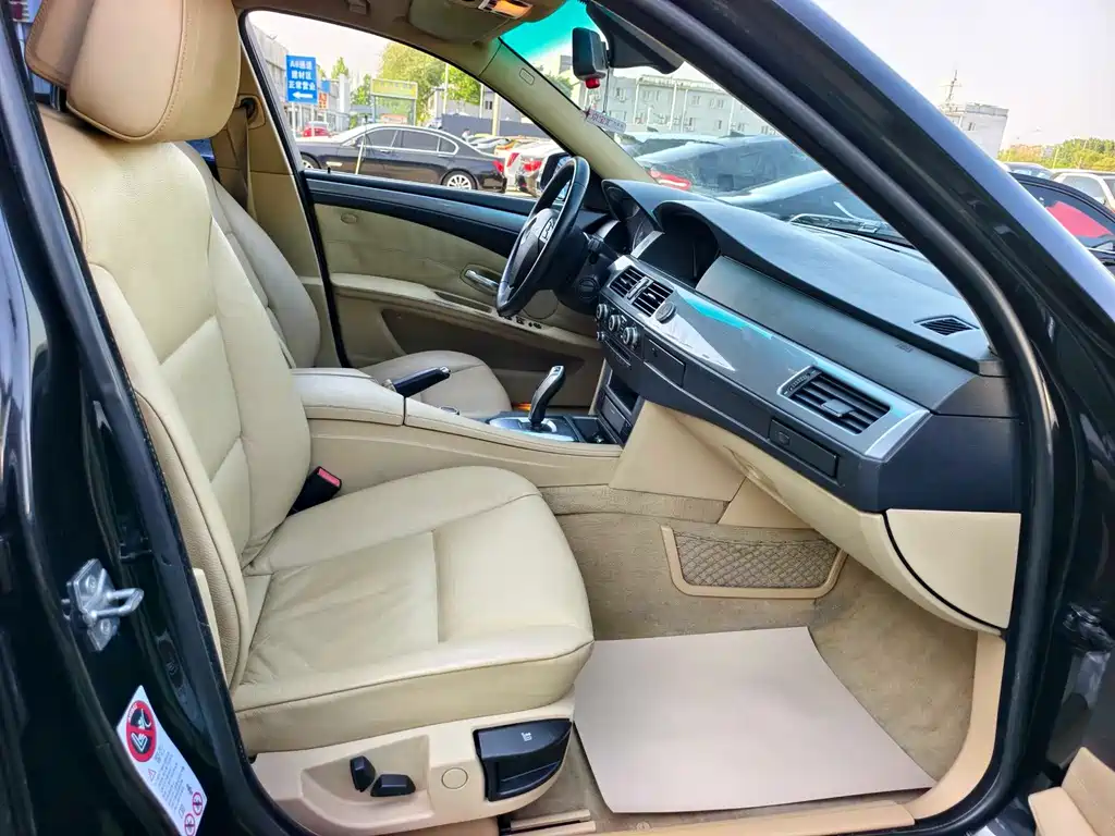 BMW 5 Series 2010 — фото 13