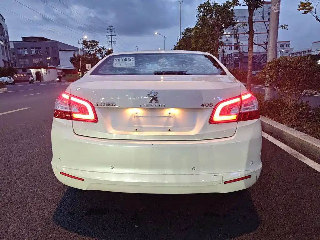 Peugeot 408 2018 — фото 16