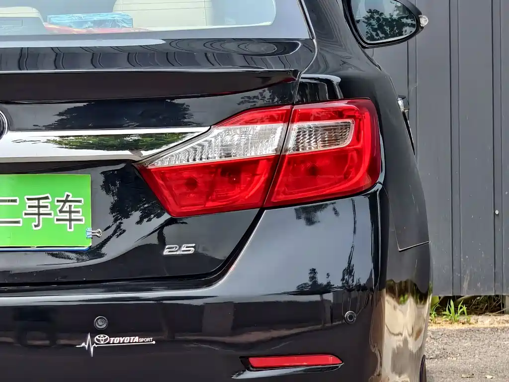Toyota Camry 2014 — фото 20