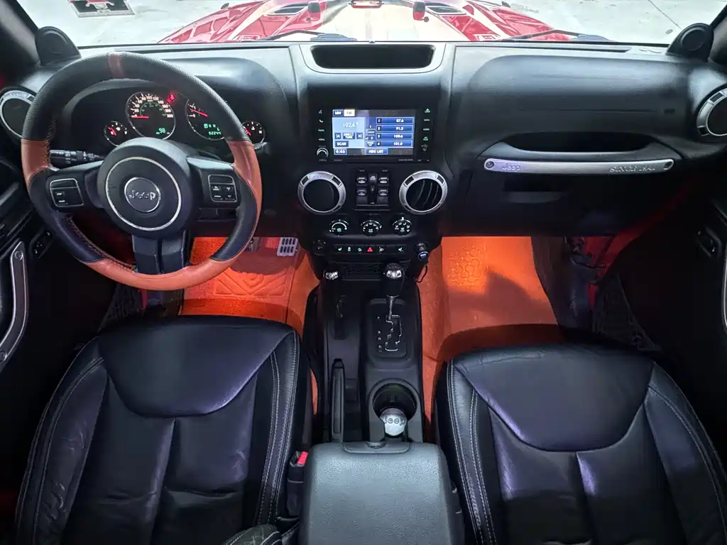 Jeep Wrangler 2014 — фото 12