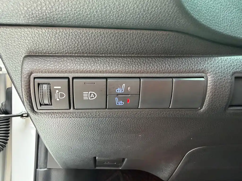 Toyota Corolla 2022 — фото 13