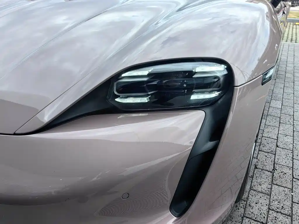 Porsche Taycan 2021 — фото 13