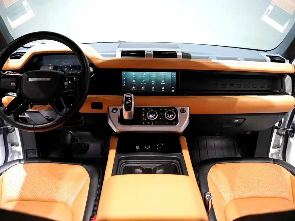 Land Rover Defender 2021 — фото 10