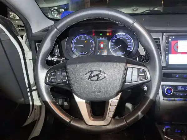 Hyundai Mistra 2014