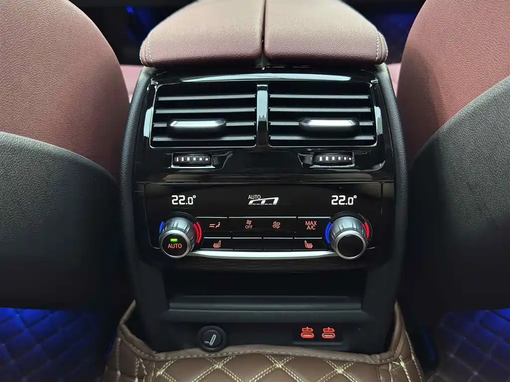 BMW 5 Series 2021 — фото 11