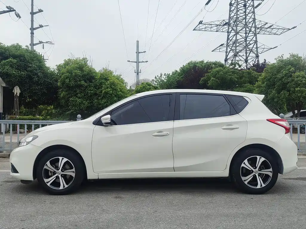 Nissan Tiida 2016