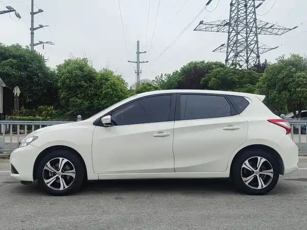 Nissan Tiida 2016