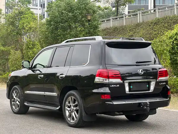 Lexus LX 2013