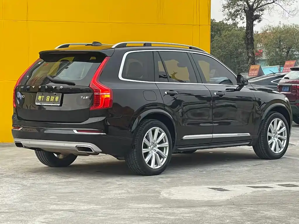 Volvo XC90 2018 — фото 9