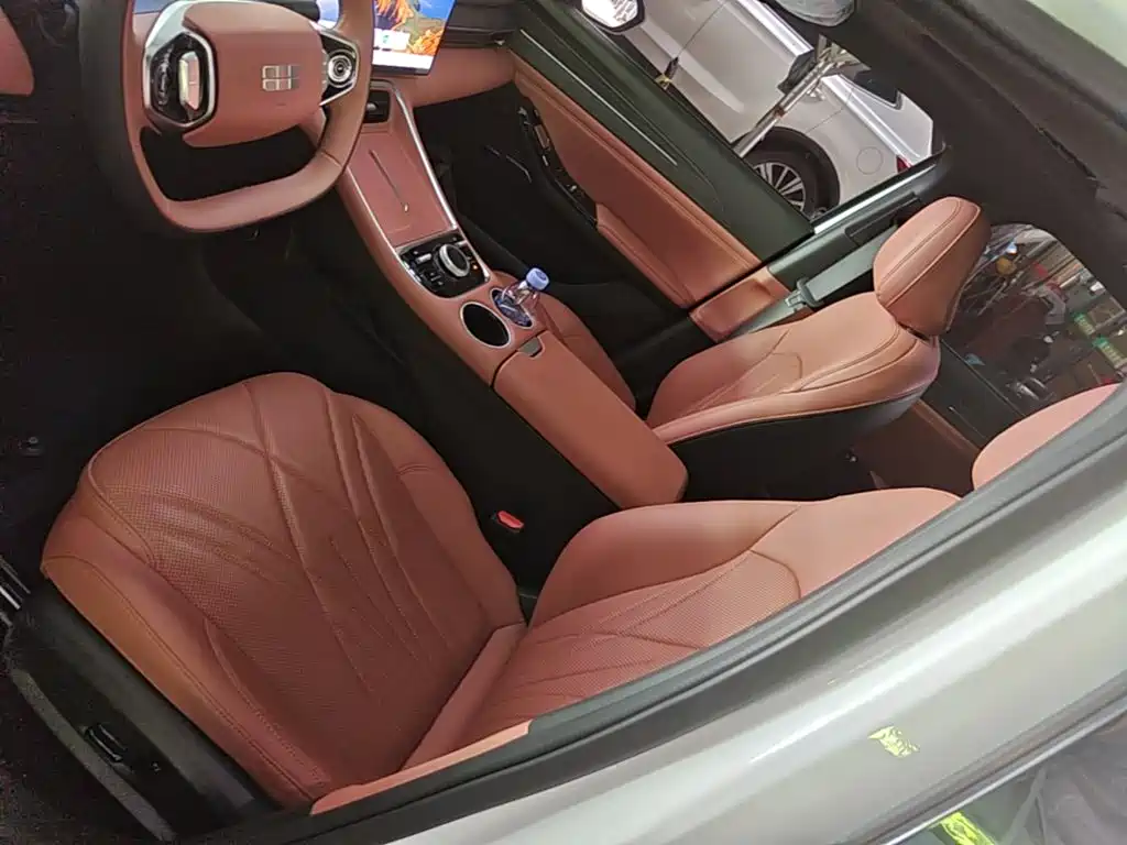 Geely Galaxy L6 2025 — фото 15
