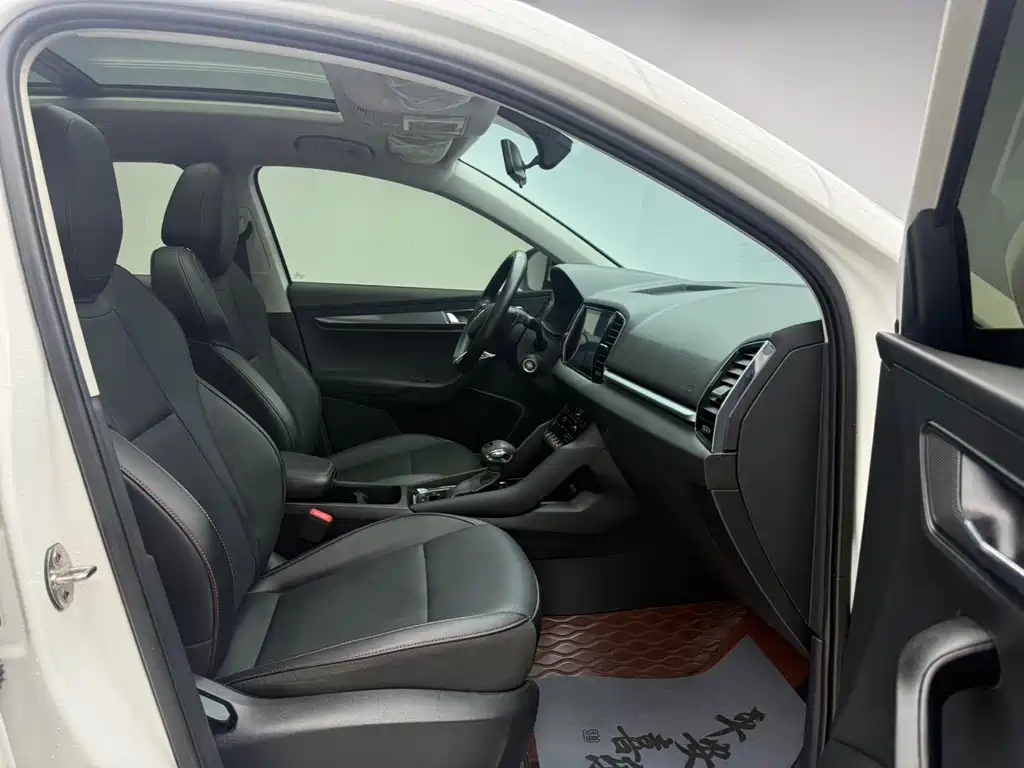 Skoda Karoq 2022 — фото 11