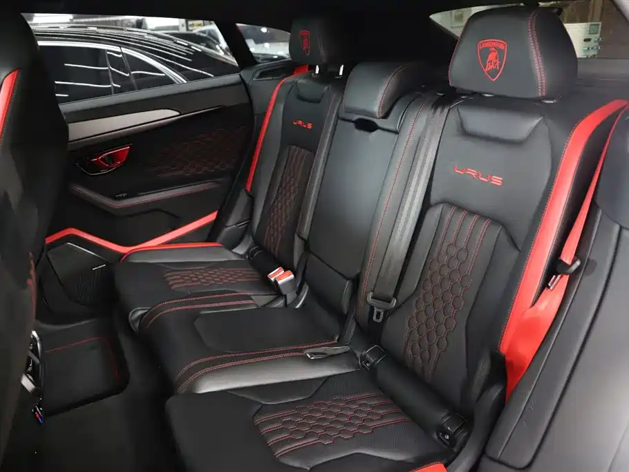 Lamborghini Urus 2024