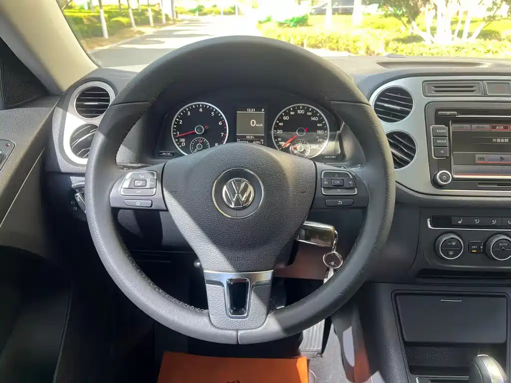 Volkswagen Tiguan 2014 — фото 14