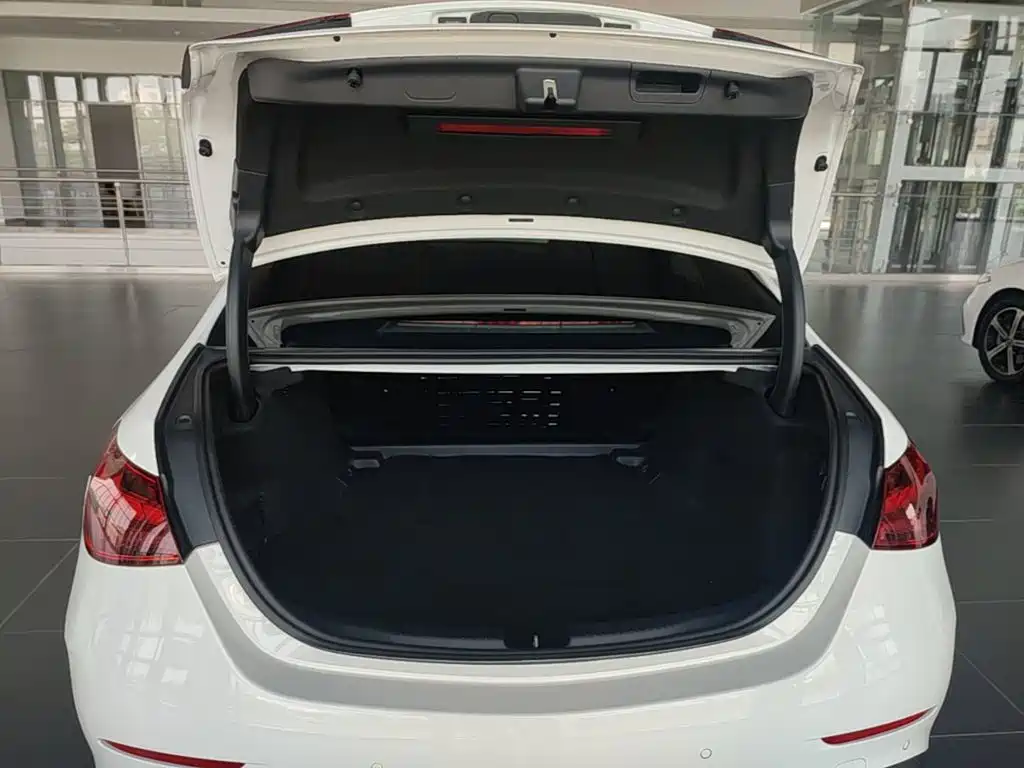 Mercedes-Benz C-Class 2022 — фото 15