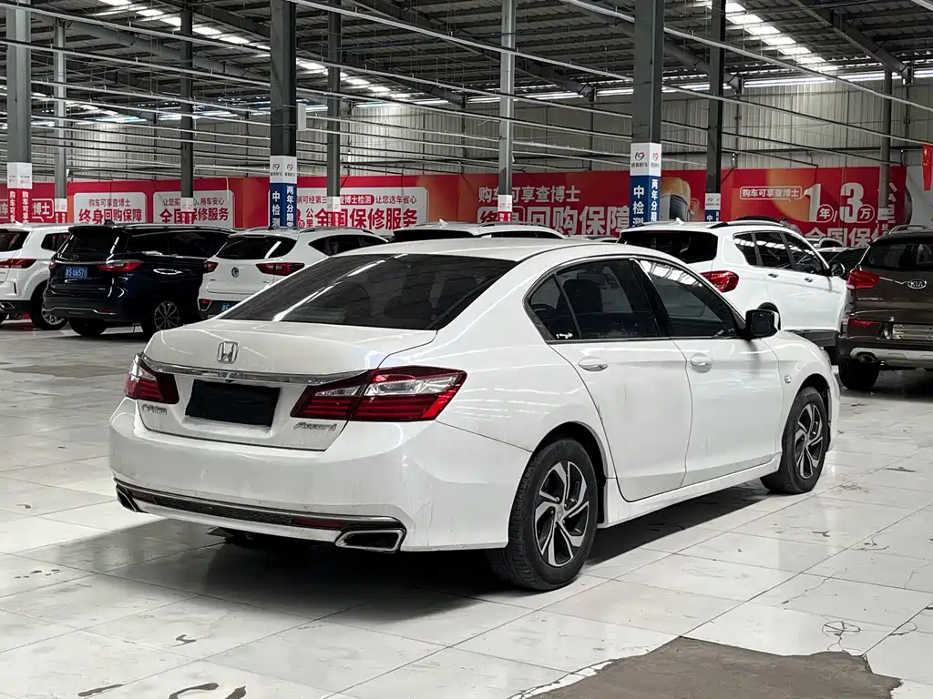 Honda Accord 2016 — фото 16