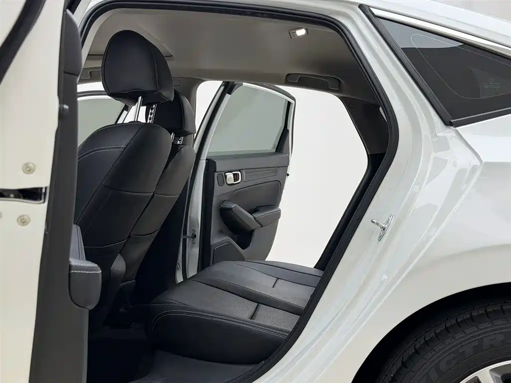 Honda Civic 2023 — фото 19