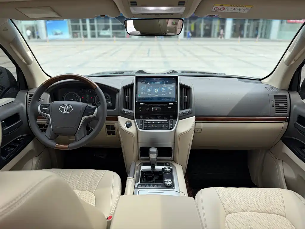 Toyota Land Cruiser 2018 — фото 6