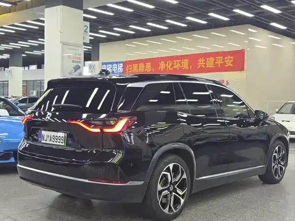 NIO ES8 2020