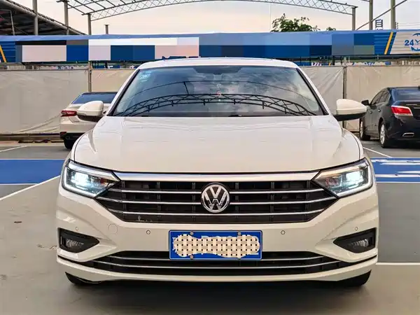 Volkswagen Sagitar 2019