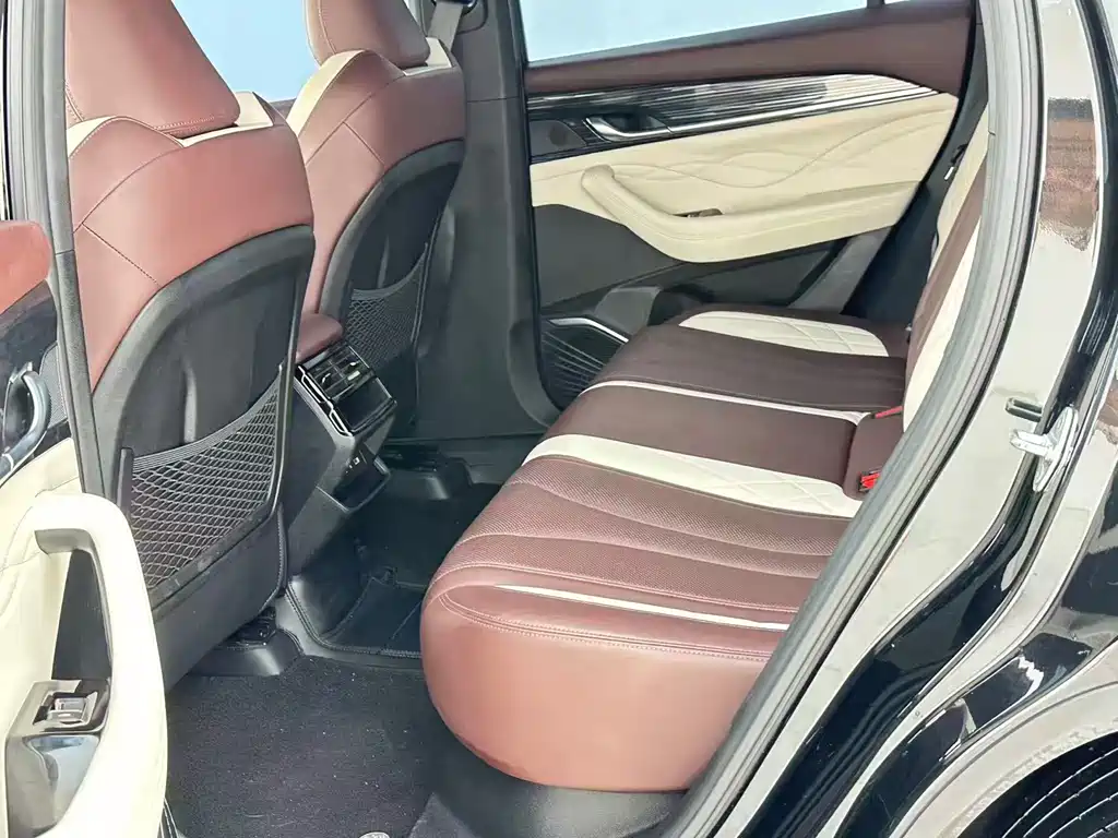 Geely Xingyue L 2022