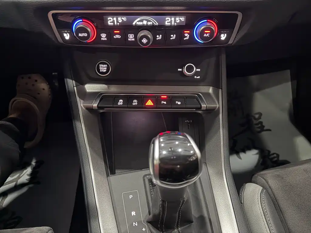 Audi Q3 2023 — фото 18