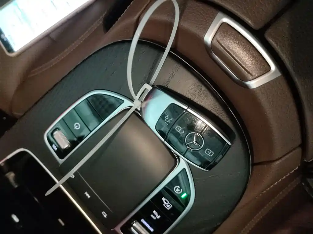 Mercedes-Benz E-Class 2020 — фото 17