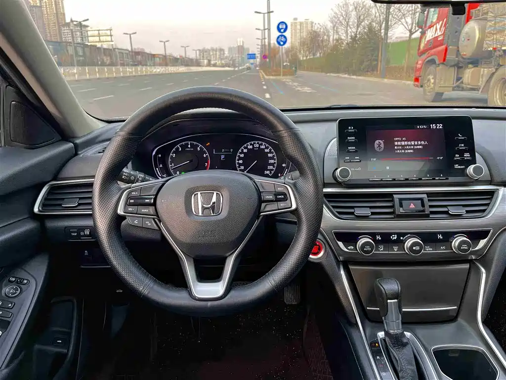 Honda Accord 2019 — фото 16