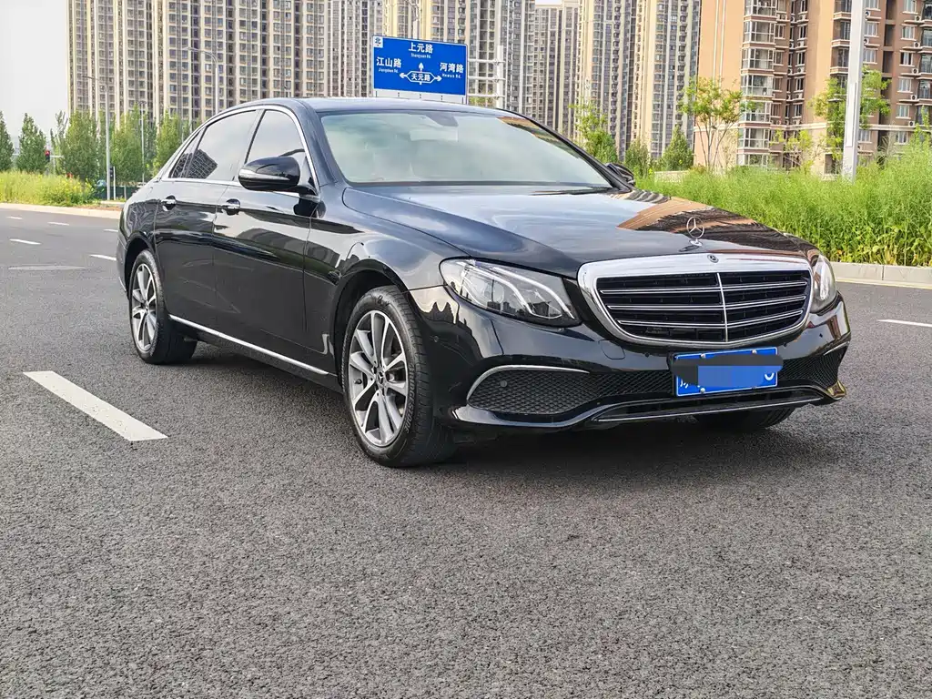 Mercedes-Benz E-Class 2019 — фото 14