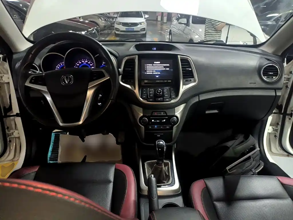 Changan Eado XT 2015 — фото 10