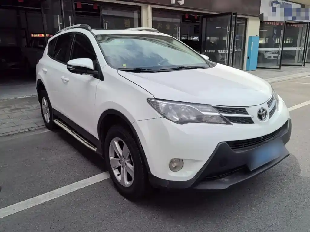 Toyota RAV4 2014 — фото 4