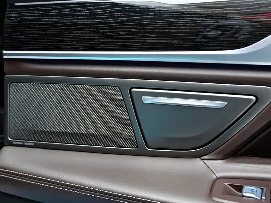 BMW 7 Series 2019 — фото 27