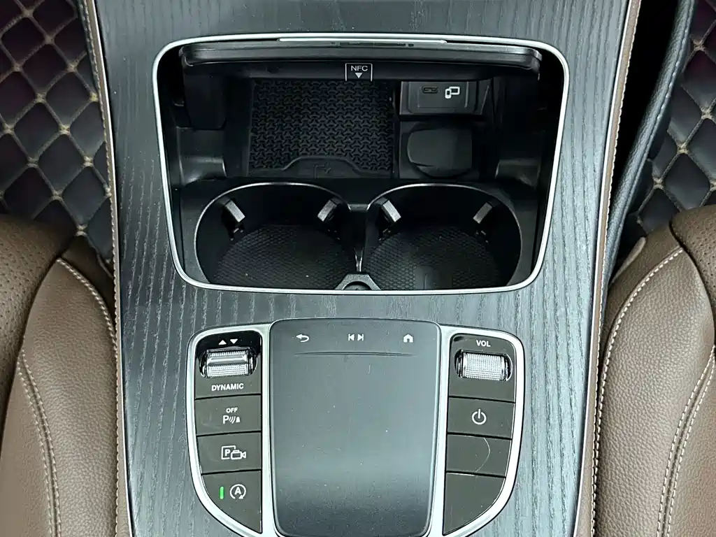 Mercedes-Benz E-Class 2022 — фото 17