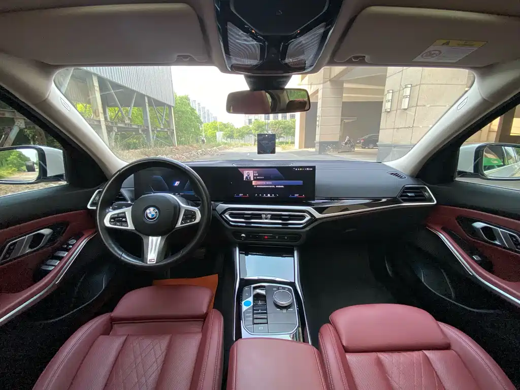 BMW i3 2024 — фото 11