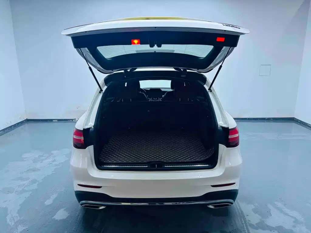 Mercedes-Benz GLC 2018 — фото 15