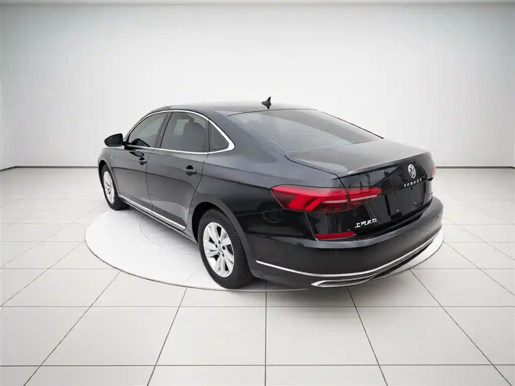 Volkswagen Passat 2021 — фото 23
