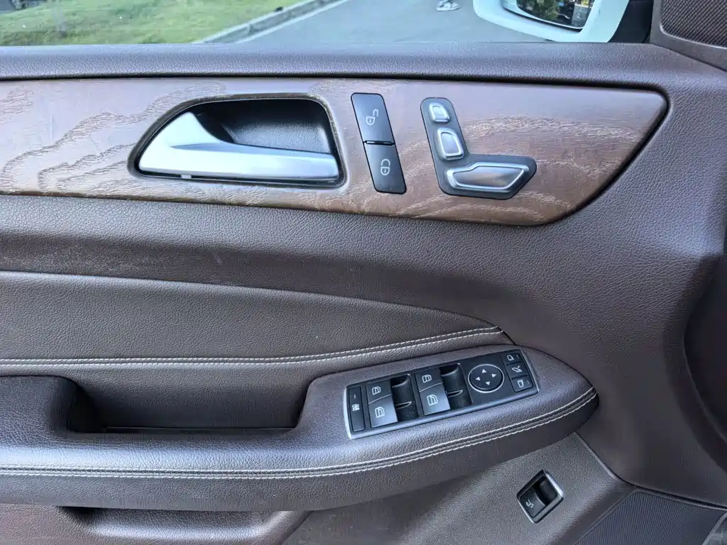Mercedes-Benz GLE 2018 — фото 12