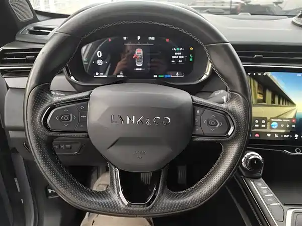 Lynk & Co 01 2023