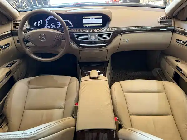 Mercedes-Benz S-Class 2012
